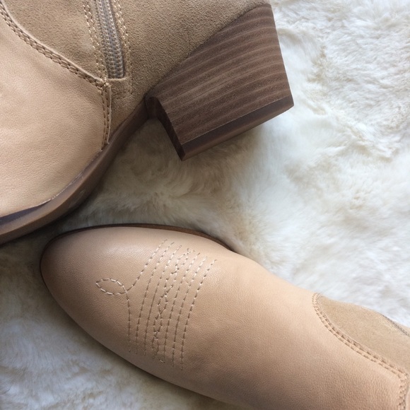 NEW IN BOX Lucky Brand Leather/Suede Ankle Boots - Picture 4 of 5